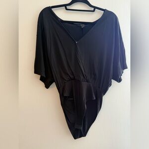 Forever 21 Short Sleeve V-Neck Black Bodysuit Medium